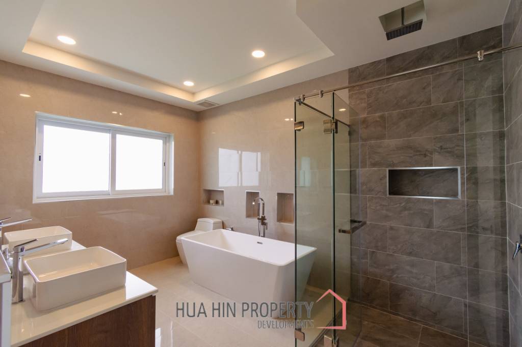 314 sqm modern pool villa in Thap Tai Hua Hin , ( Off-Plan )