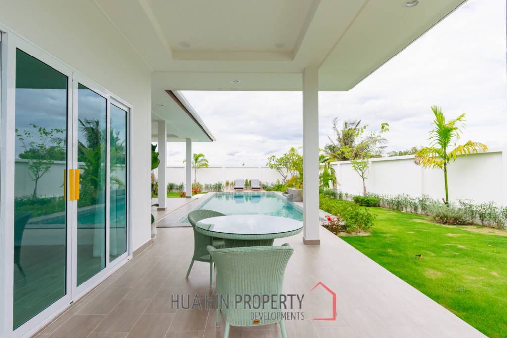 314 sqm modern pool villa in Thap Tai Hua Hin , ( Off-Plan )