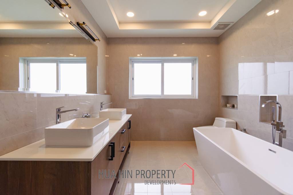 314 sqm modern pool villa in Thap Tai Hua Hin , ( Off-Plan )