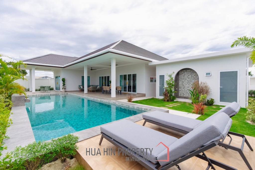 314 sqm modern pool villa in Thap Tai Hua Hin , ( Off-Plan )