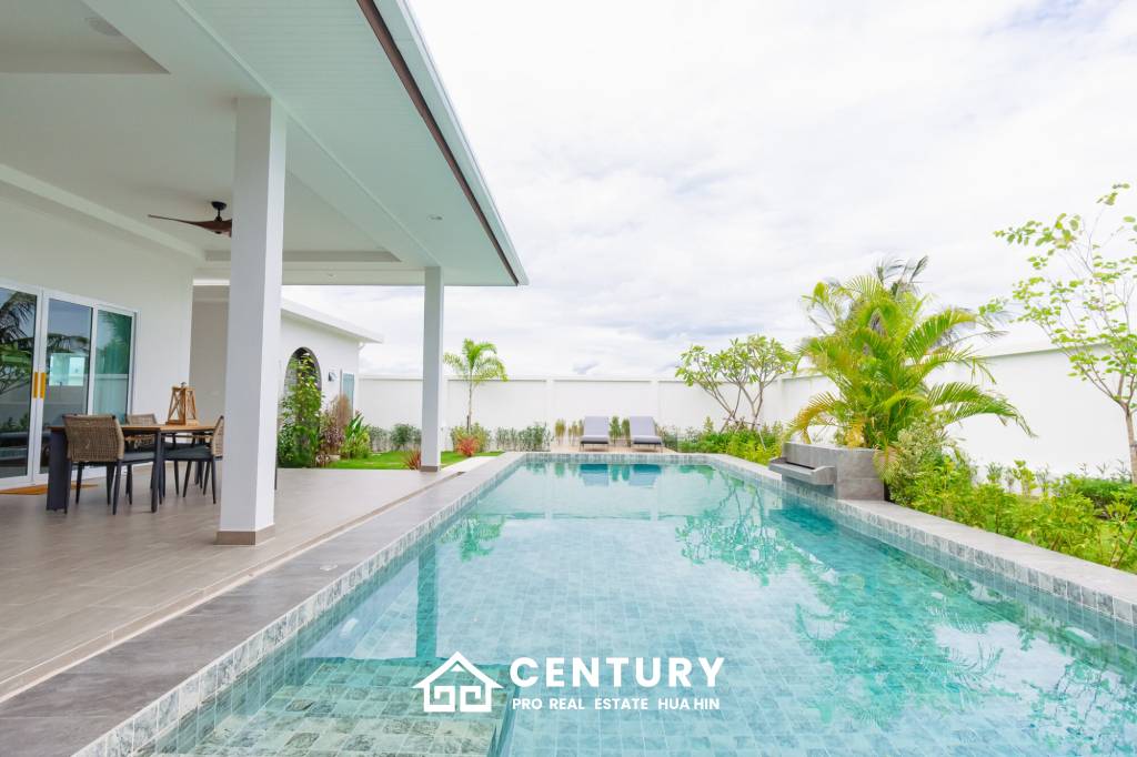 620 ตร.ม 3 เตียง 3 อาบน้ำ วิลล่า For ขาย