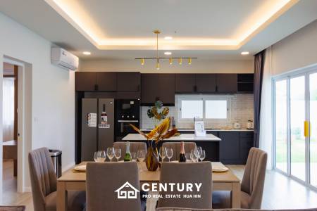 752 ตร.ม 3 เตียง 3 อาบน้ำ วิลล่า For ขาย