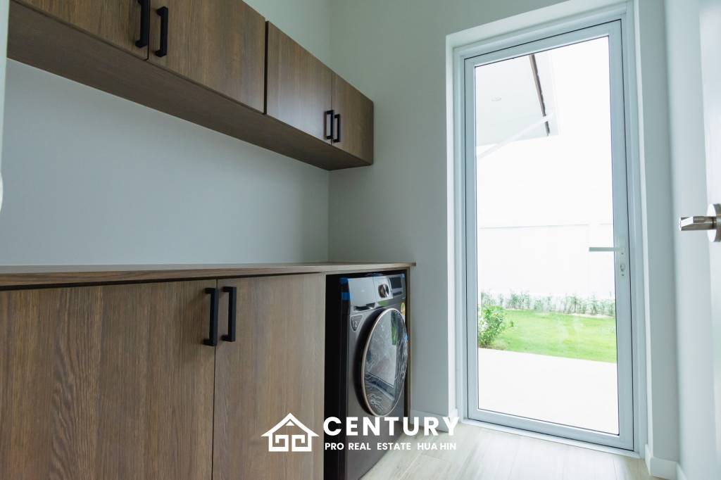 752 ตร.ม 3 เตียง 3 อาบน้ำ วิลล่า For ขาย