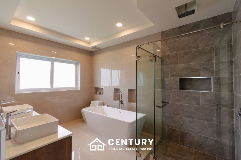 752 ตร.ม 3 เตียง 3 อาบน้ำ วิลล่า For ขาย