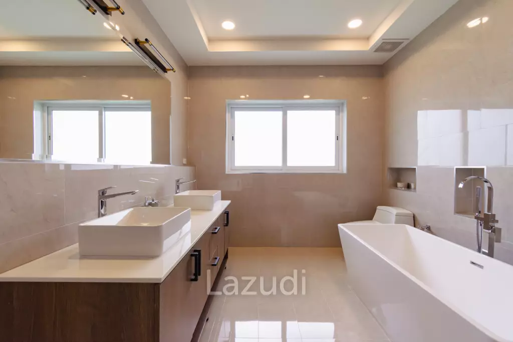 314 sqm pool villa in Thap Tai Hua Hin | Chada Homes new build on 752 sqm land