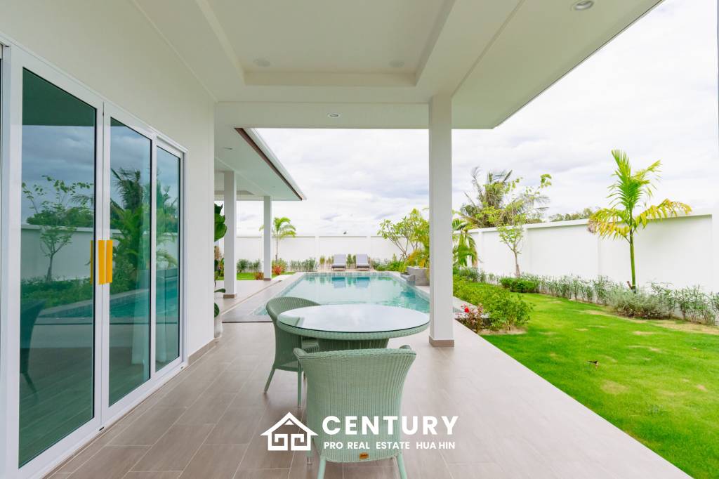 752 ตร.ม 3 เตียง 3 อาบน้ำ วิลล่า For ขาย