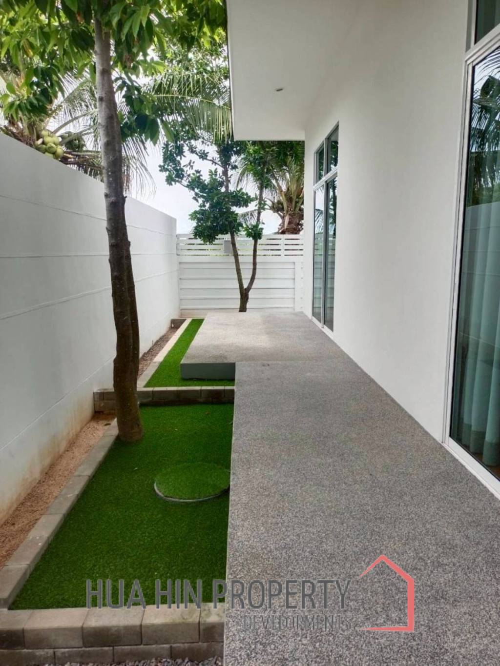 3 Beds 3 Baths 333 SQ.M Chaum Haus Pool Villas Phase 1