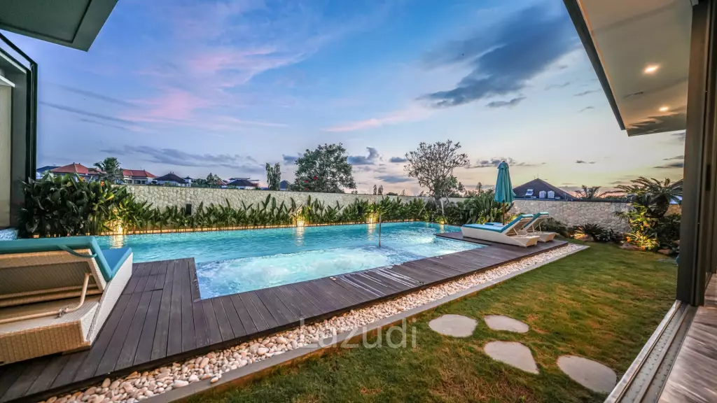 MAJESTIC UMALAS VILLA: A HARMONIOUS BLEND OF LUXURY AND TRANQUILITY