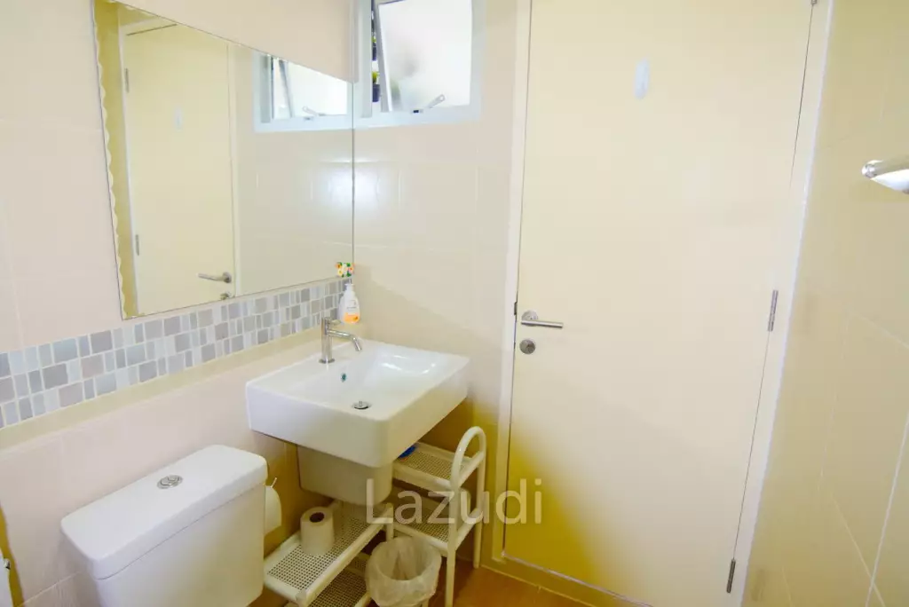 Baan Peang Ploen: 32 sqm studio condo on the 8th floor with breathtaking views