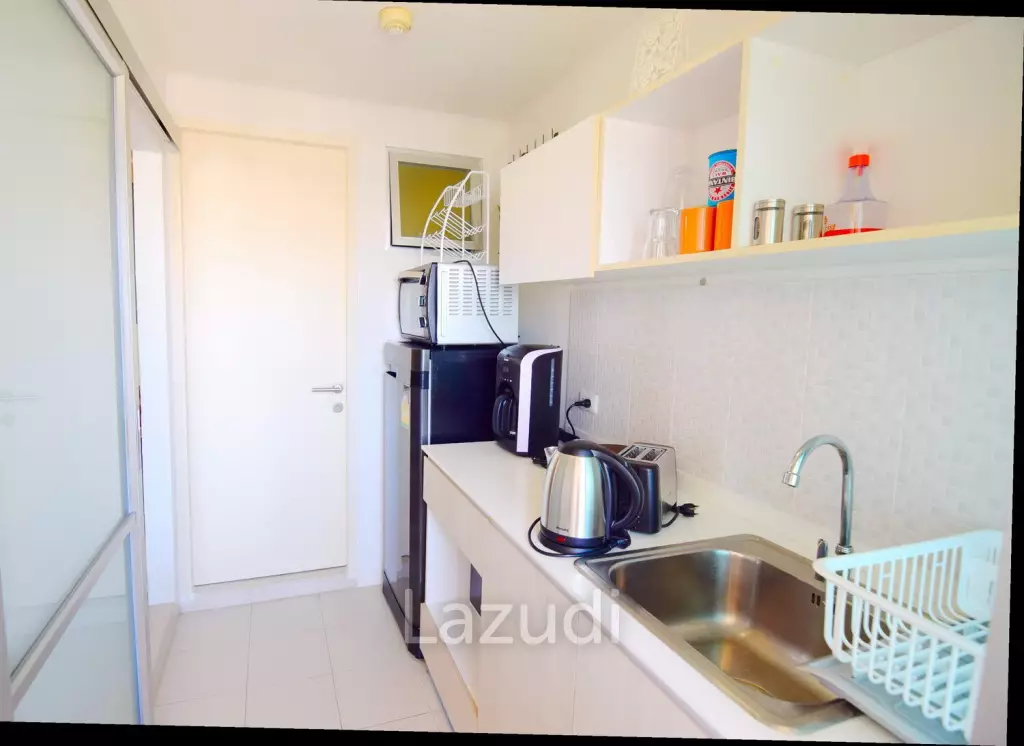 Baan Peang Ploen: 32 sqm studio condo on the 8th floor with breathtaking views