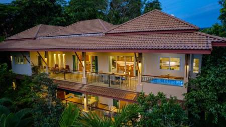 6-Bedroom Villa with Infinity Pool and Stunning Views for Rent on Kathu Hill