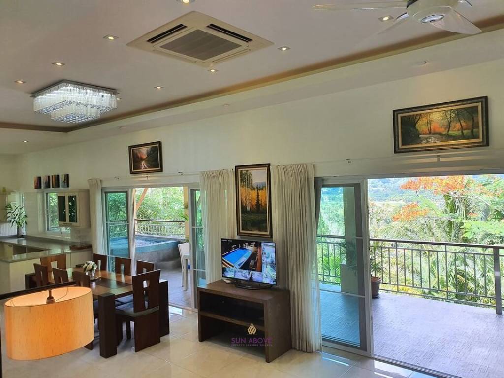 6-Bedroom Villa with Infinity Pool and Stunning Views for Rent on Kathu Hill