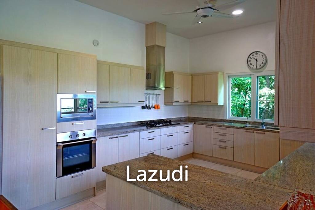 6-Bedroom Villa with Infinity Pool and Stunning Views for Rent on Kathu Hill