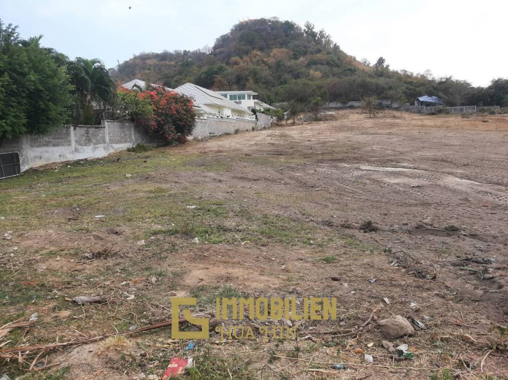 6 Rai Land Plot In Kao Takiab For Sale