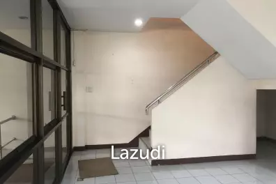 Premium Commercial Building for Sale and Rent in Sutthisan
