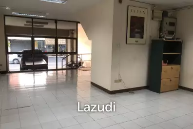 Premium Commercial Building for Sale and Rent in Sutthisan
