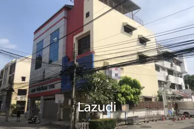 Premium Commercial Building for Sale and Rent in Sutthisan