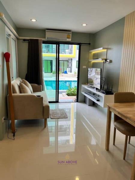 Newly Renovated 1-Bedroom with Pool Access at Chic Condominium, Karon