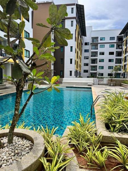 Newly Renovated 1-Bedroom with Pool Access at Chic Condominium, Karon