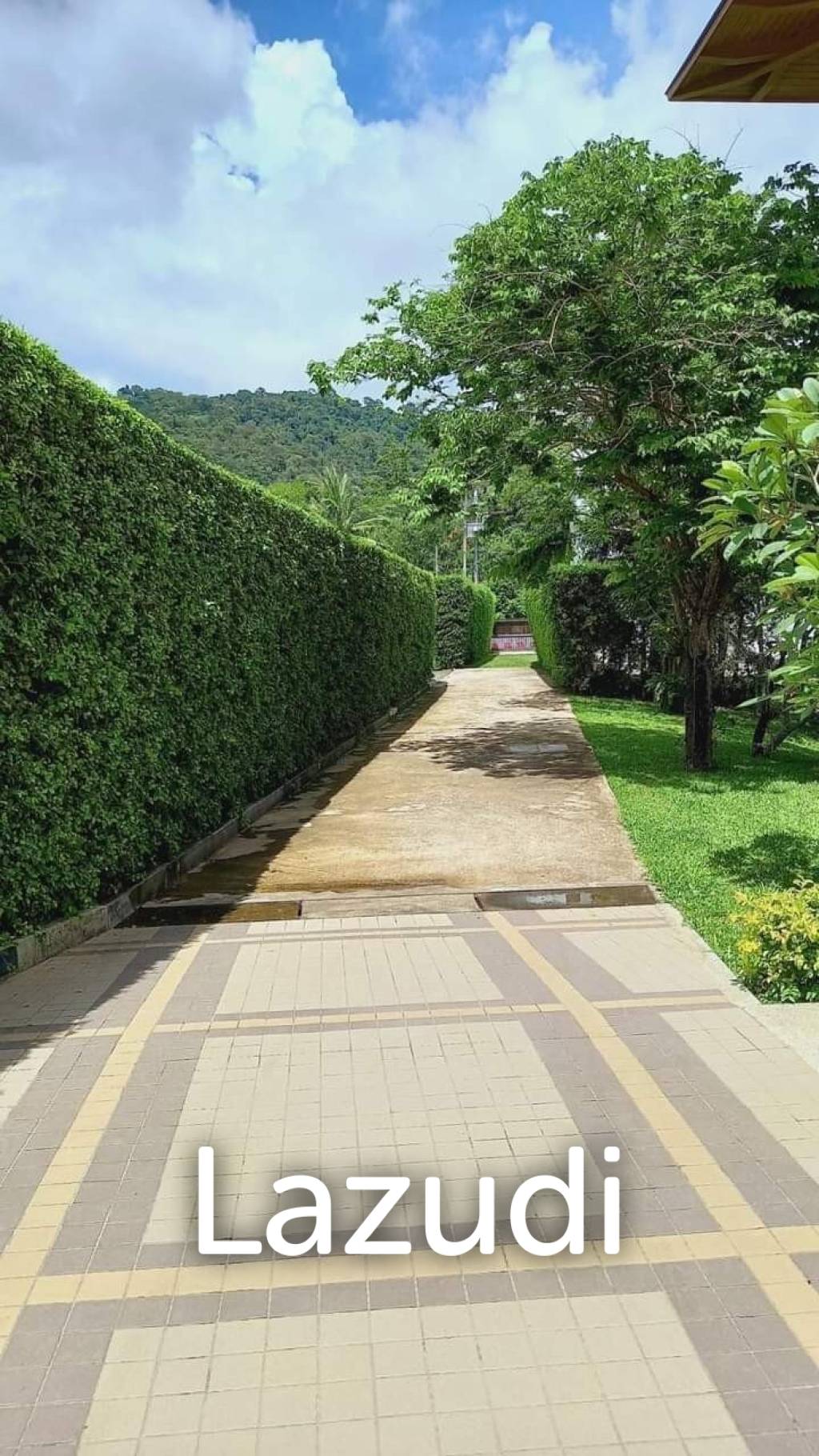 Stunning 7 Rai Of Property With 2 villas Near Phuket International Airport.