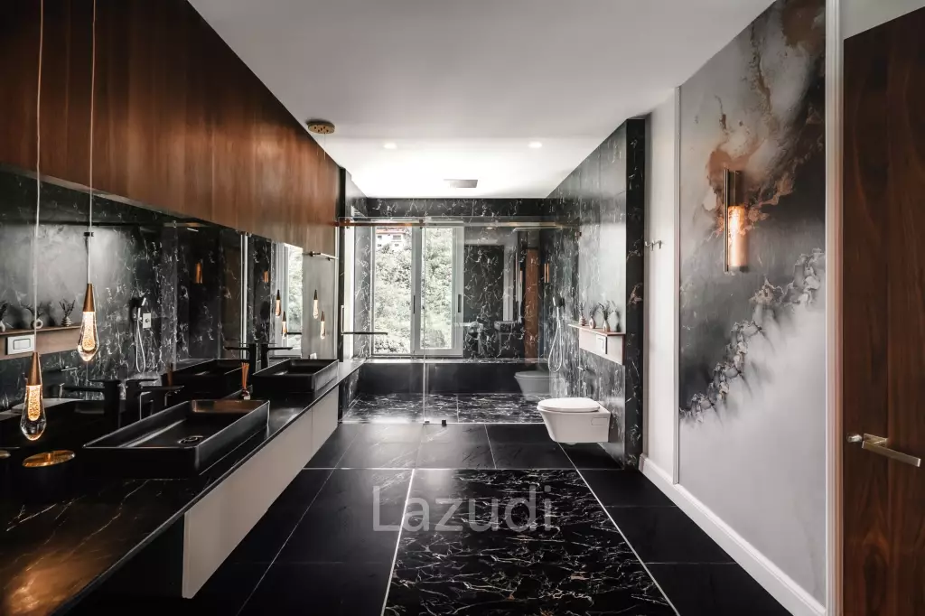 Luxurious Five-Bedroom Villa in Rawai: Modern Elegance with High-Tech Amenities and Privacy