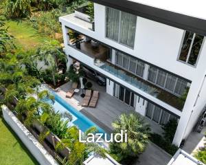 Luxurious Five-Bedroom Villa in Rawai: Modern Elegance with High-Tech Amenities and Privacy