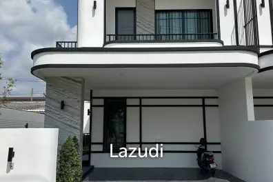 3 Bedrooms 3 Bathrooms 209 SQ.M Glam Pattaya