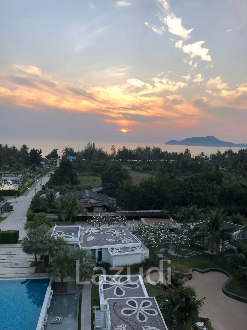 Sam Roi Yot: 2 Bedroom Condo with Sea-View!