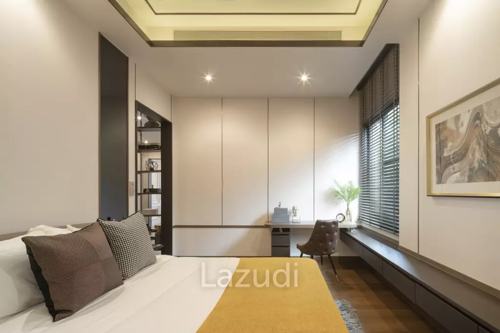 4 Bed 5 Bath 346 SQ.M Lake Legend Chaengwatthana