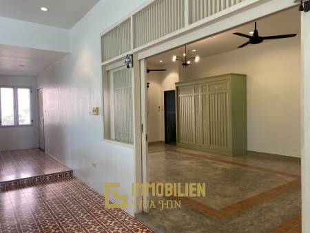 Palm Hills Homes ( RENOVATED ): 3 Bed Villa For Sale