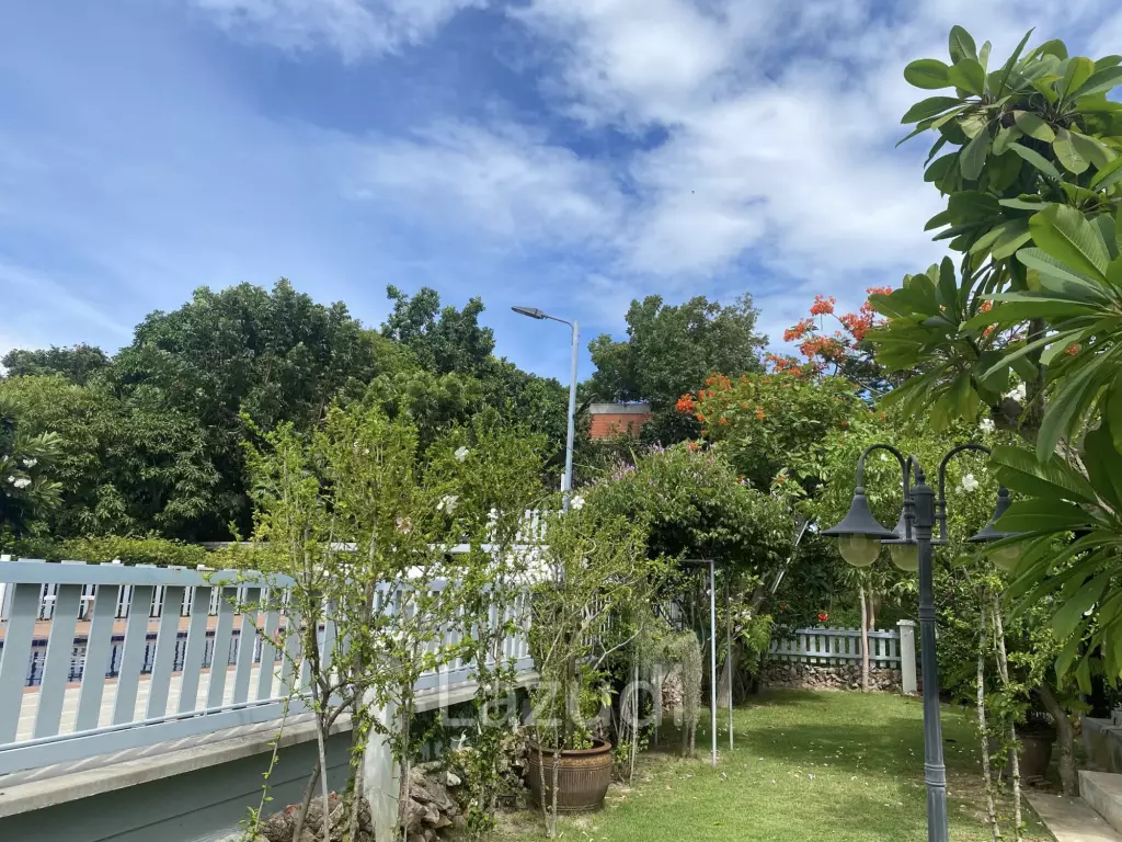 Stand Alone 3 Bed Pool Villa 100m To The Beach