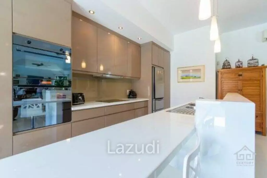 HANA VILLAGE 1 : Beautiful 3 bed Bali style pool villa on Luxury Development close to the beach