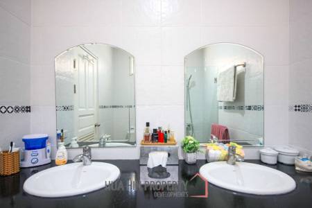 Orchid Paradise Homes 1: Nice 3 Bed Pool Villa with Outdoor Living space