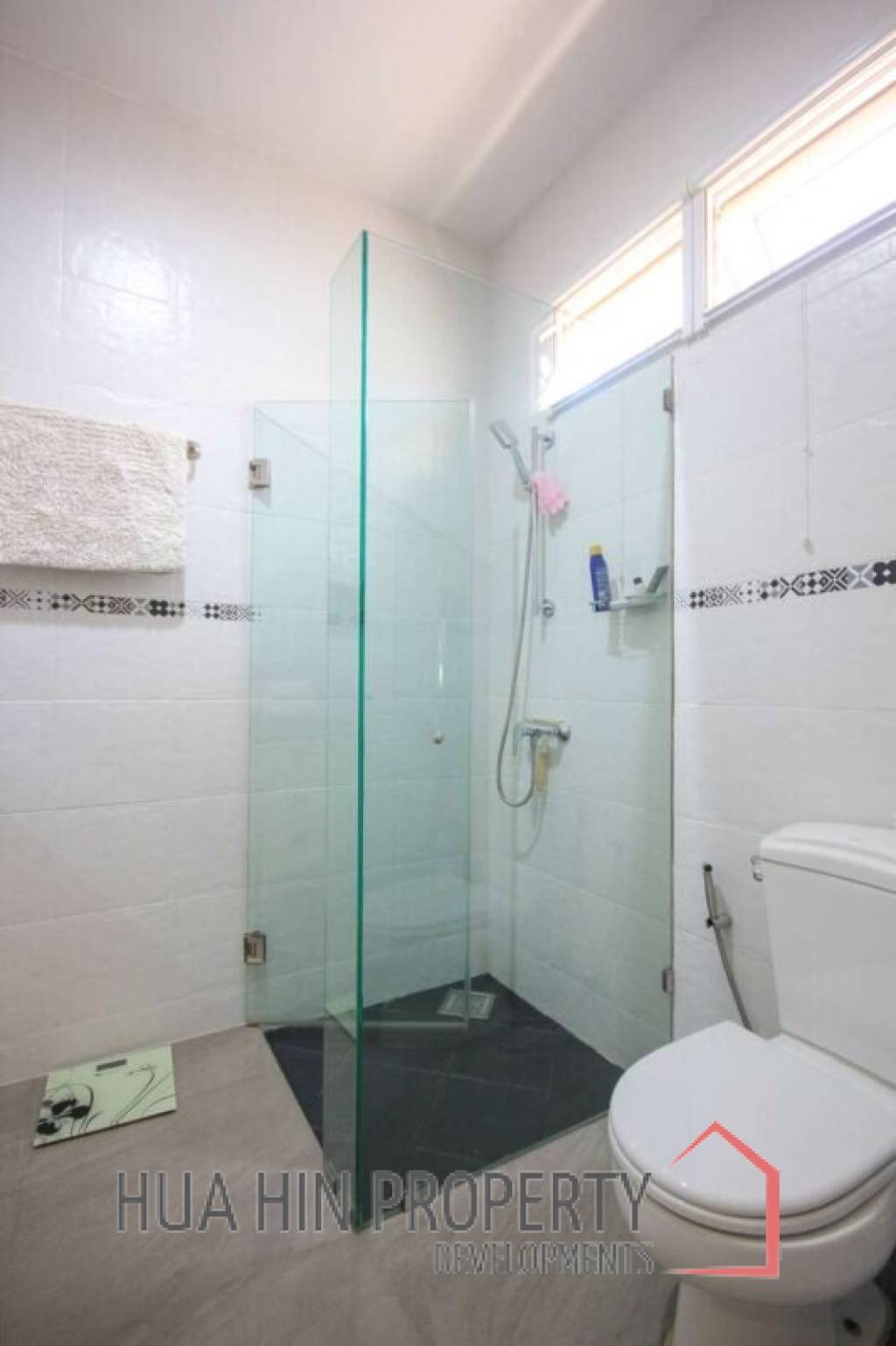Orchid Paradise Homes 1: Nice 3 Bed Pool Villa with Outdoor Living space