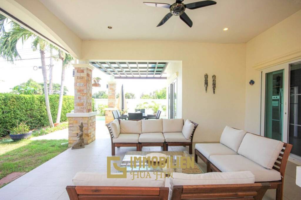 Orchid Paradise Homes 1: Nice 3 Bed Pool Villa with Outdoor Living space