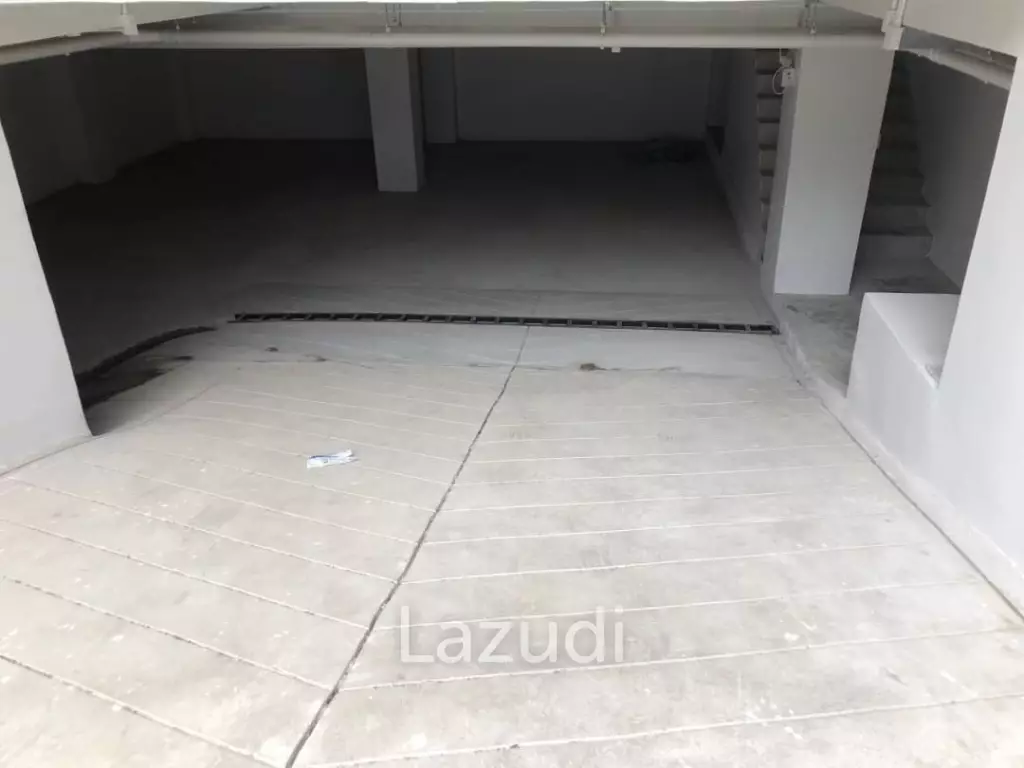 Luxury Commercial Building for rent in Silom