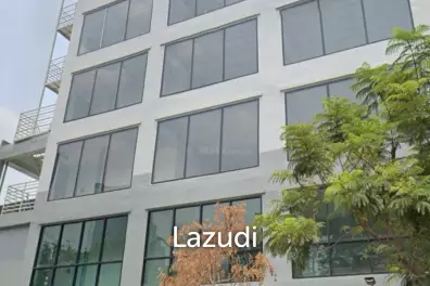 Luxury Commercial Building for rent in Silom