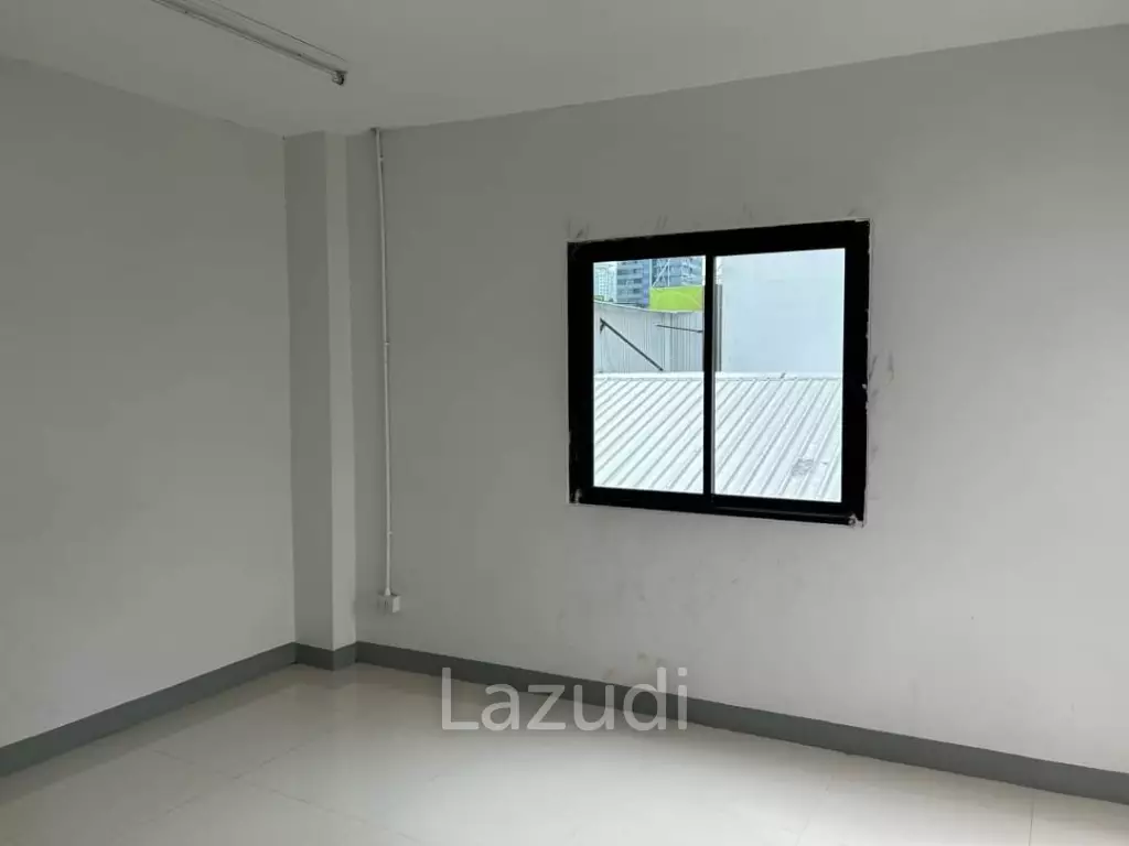 Luxury Commercial Building for rent in Silom