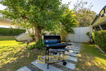 Villa moderne indépendante de 7 chambres avec piscine sur un grand terrain