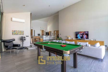 Modern 7 Bedroom Standalone Pool Villa on Large Land in Hua Hin