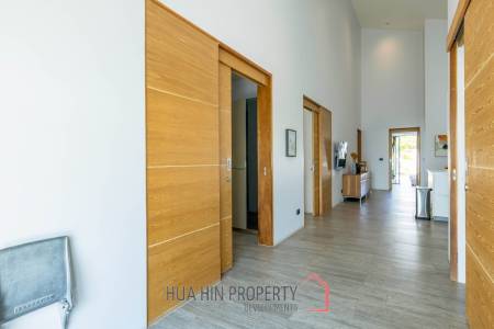 Modern 7 Bedroom Standalone Pool Villa on Large Land in Hua Hin