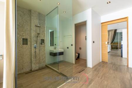 Modern 7 Bedroom Standalone Pool Villa on Large Land in Hua Hin