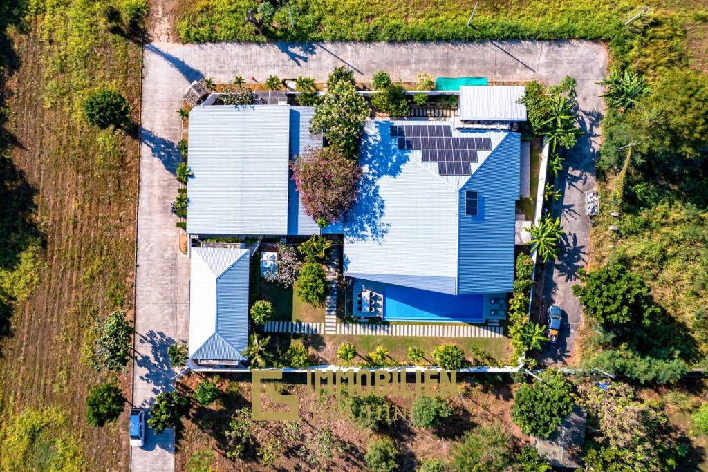 Villa moderne indépendante de 7 chambres avec piscine sur un grand terrain