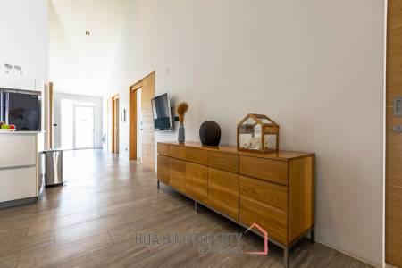 Modern 7 Bedroom Standalone Pool Villa on Large Land in Hua Hin