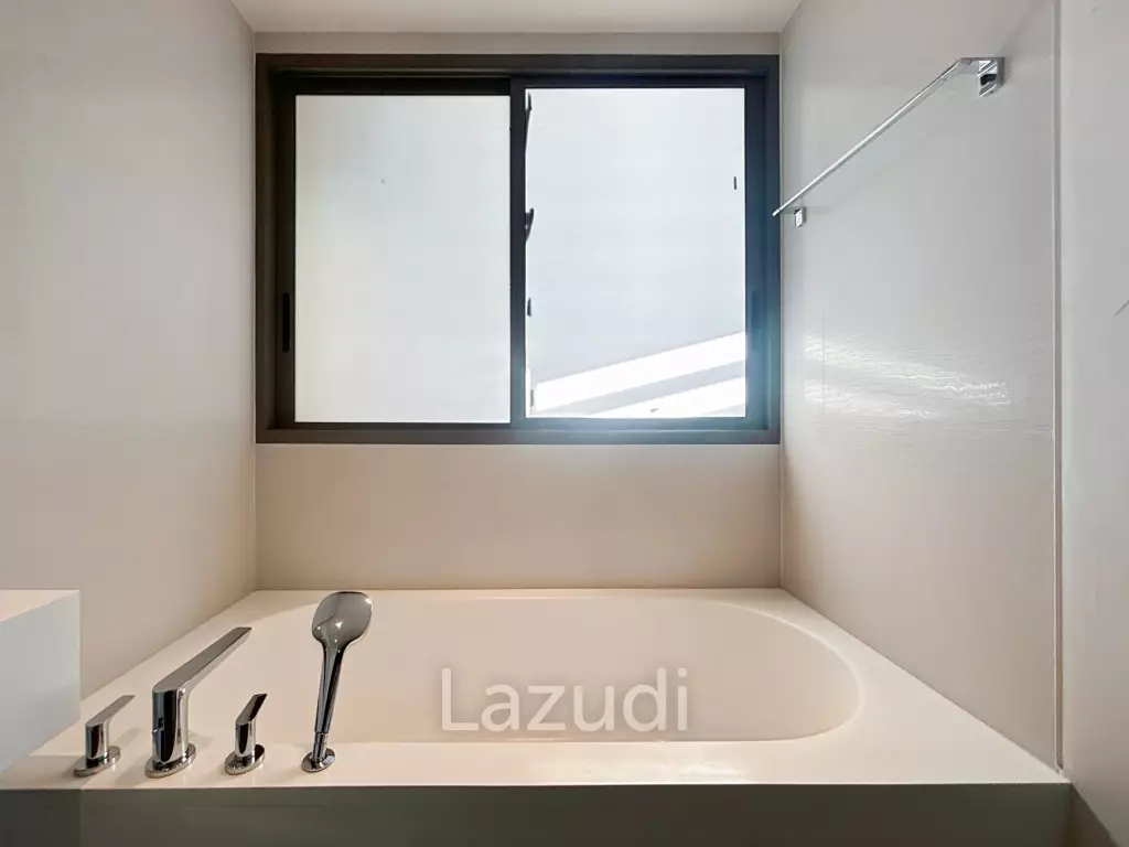 Veranda Residence : 2 Bed Condo With a Stunning Sea View