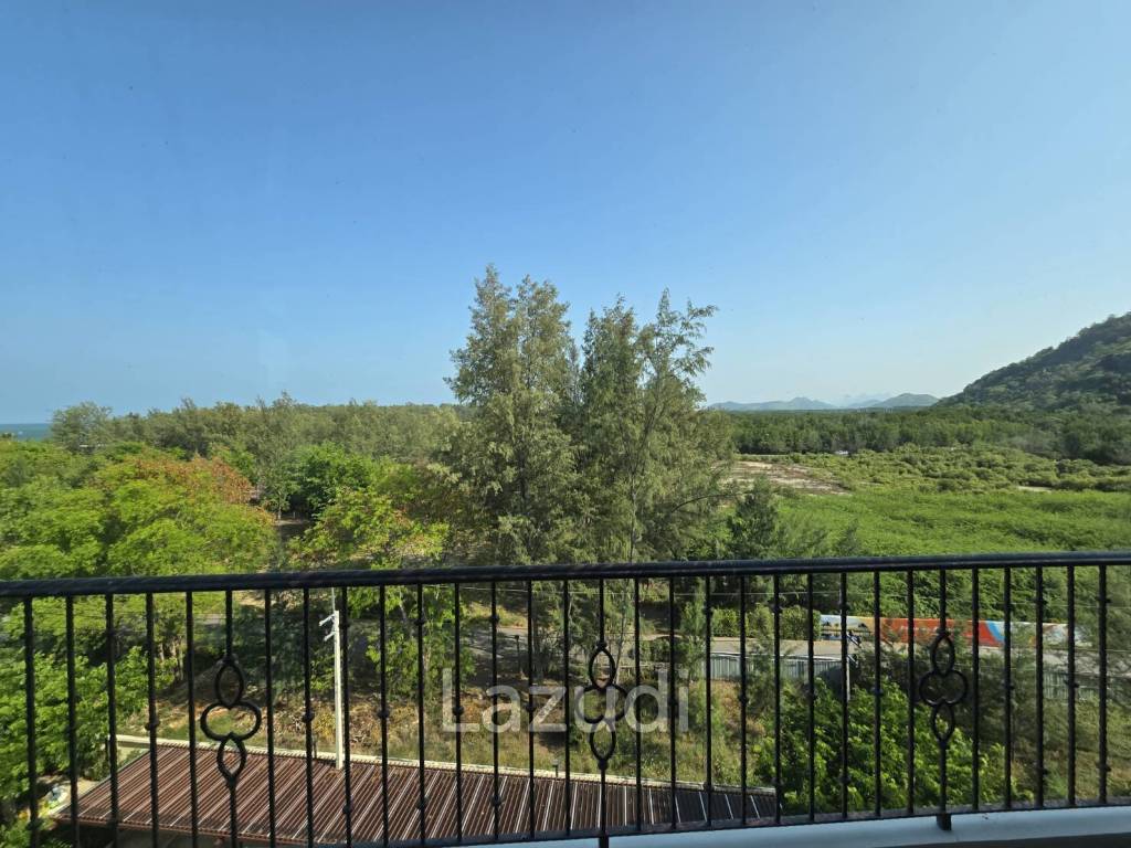 Duplex 2 Bedroom 2 Bathroom Condo On the Highest Floor