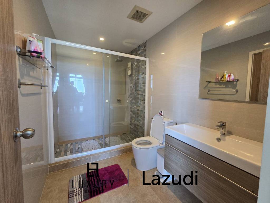 Duplex 2 Bedroom 2 Bathroom Condo On the Highest Floor