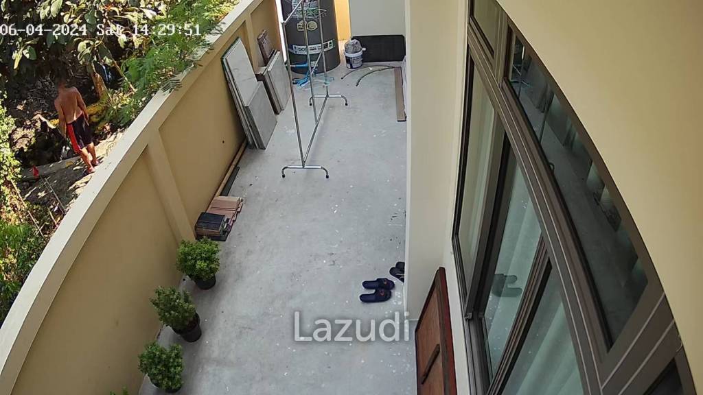 Duplex 2 Bedroom 2 Bathroom Condo On the Highest Floor