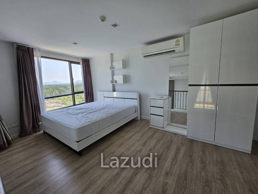 Duplex 2 Bedroom 2 Bathroom Condo On the Highest Floor