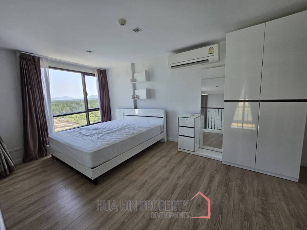 Duplex 2 Bedroom 2 Bathroom Condo On the Highest Floor